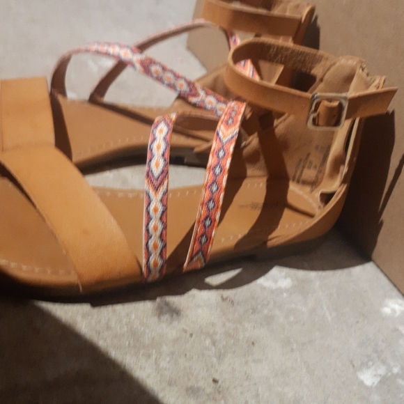 Summer sandals - Picture 2 of 3